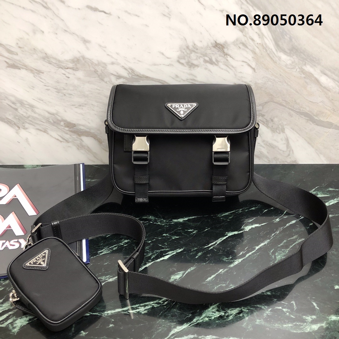 블랙프레임공장 프라다 테수토 리나일론 이너백 숄더백  1BD334 22*16*8.5cm 