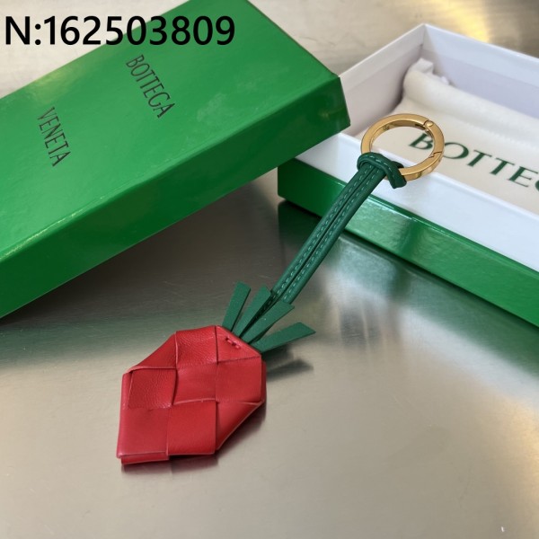 징 팩토리 보테가베네타 딸기 키링...