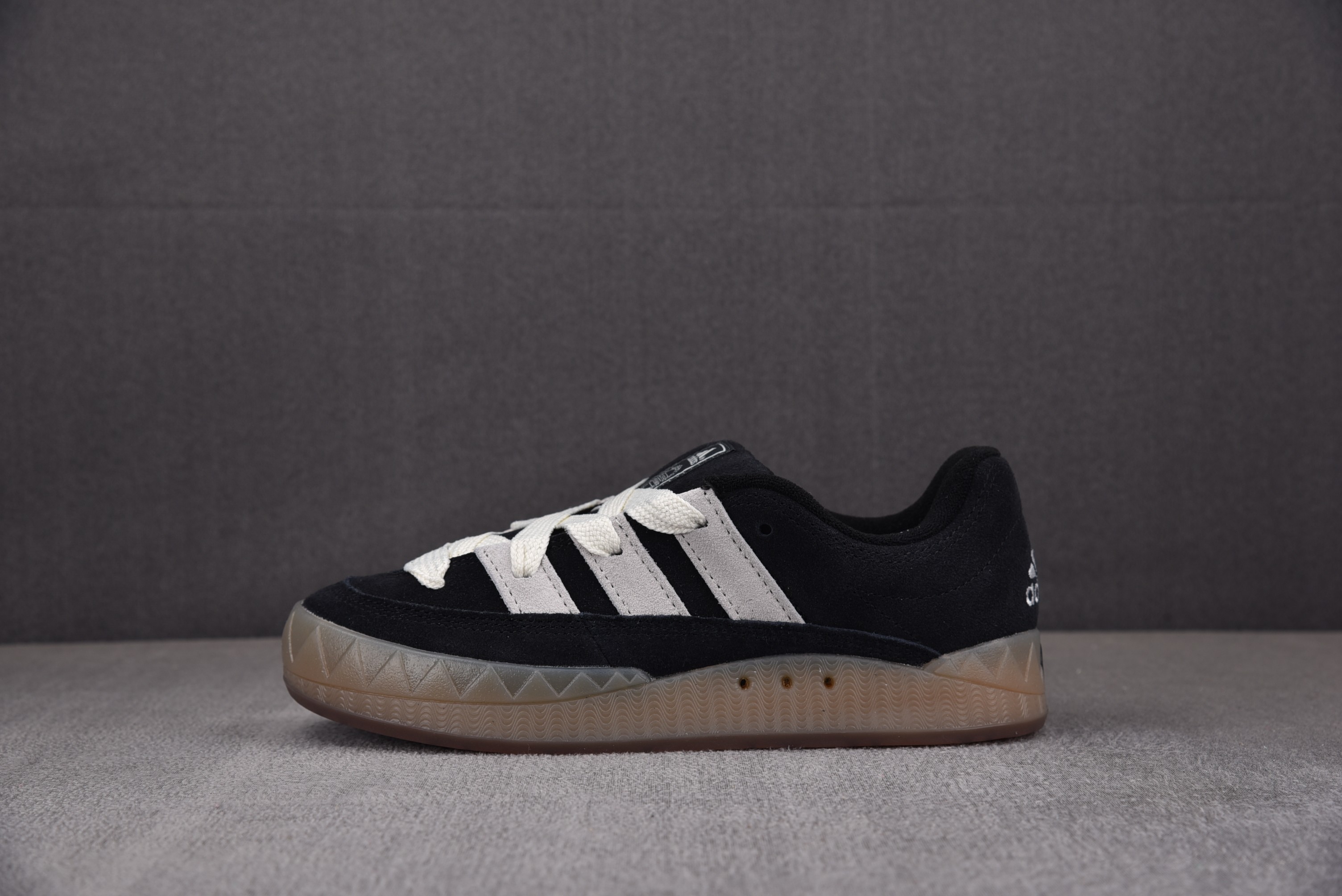 【CJ】AD Originals Adimatic 鲨鱼面包鞋 黑色 IE2224 아디다스
