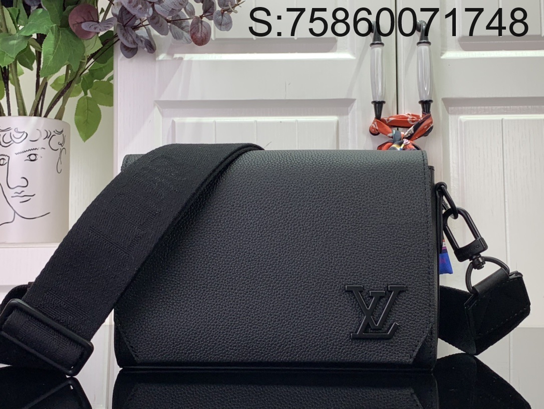 [88factory] 루이비통 테이크오프 메신저 PM 22*16.5*7cm M24769 블랙