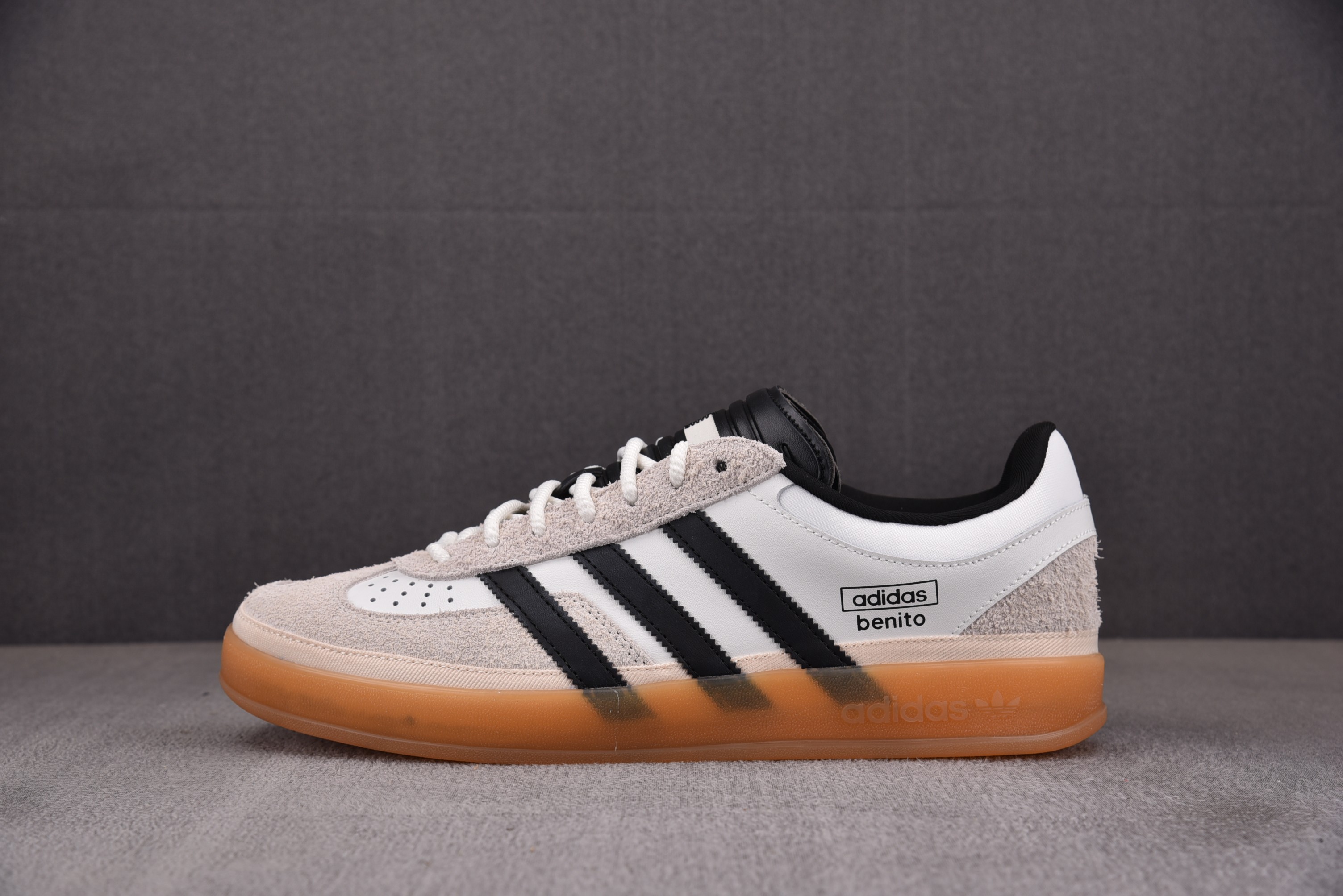 【TOP】Bad Bunny x AD Originals Gazelle Indoor 白棕黑 IF9735 아디다스