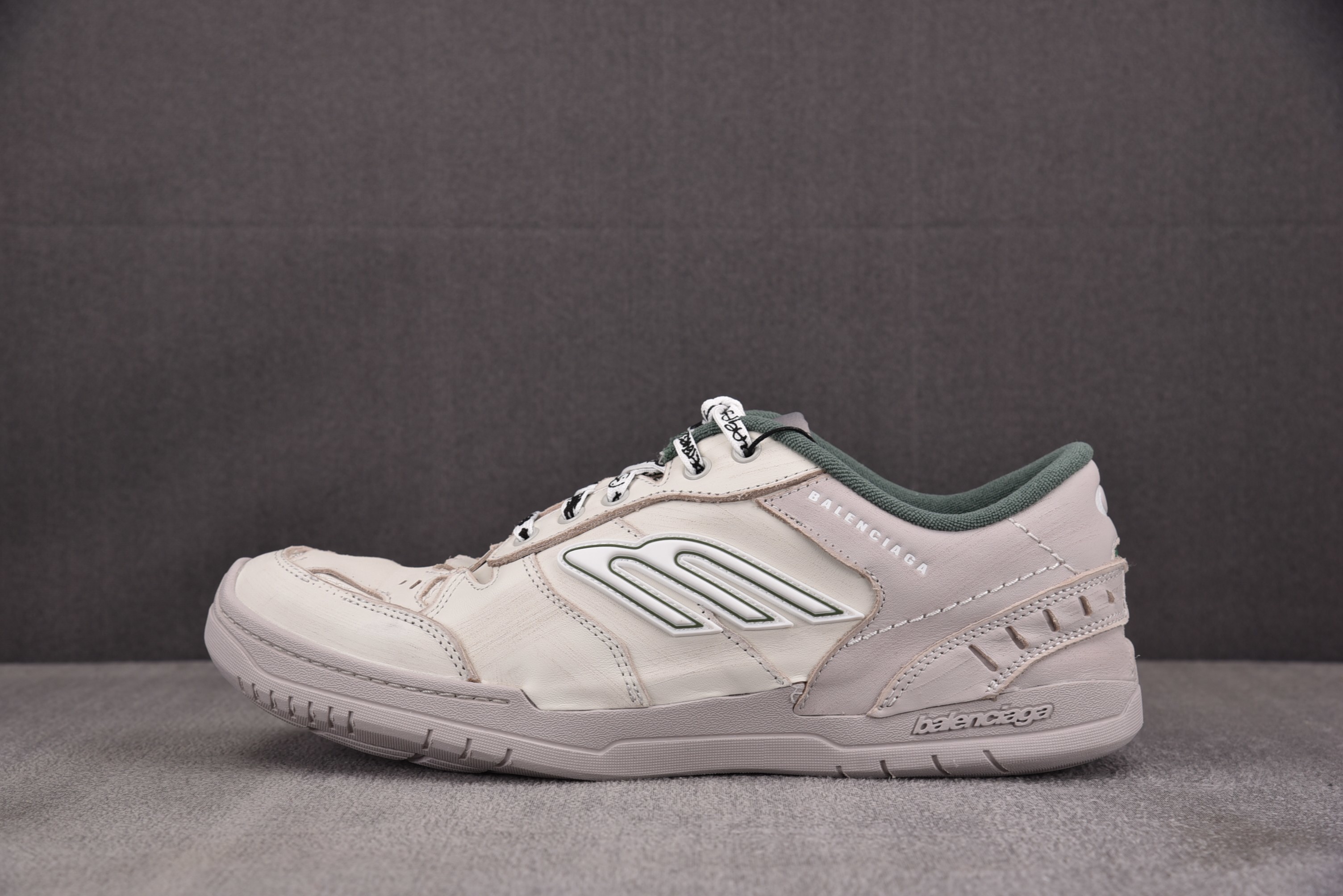 【XA】Balenciaga Hamptons Worn-Out 灰绿 발렌시아가 발렌시아가 햄튼스 원 아웃