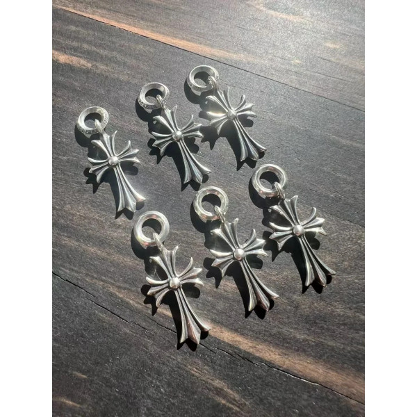 [auk 셀러] Chrome Hearts 크롬하츠 십자가 실버 싱글 펜던트