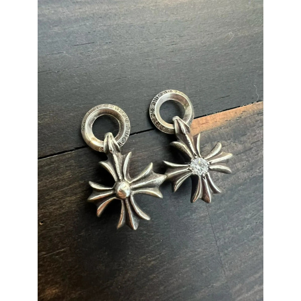 [auk 셀러] Chrome Hearts 크롬하츠 십자가 펜던트 925실버 모산다이트