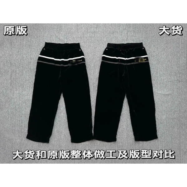 [화가셀러] 실버 디테일 벨벳 램스킨 포인트 트레이닝 팬츠